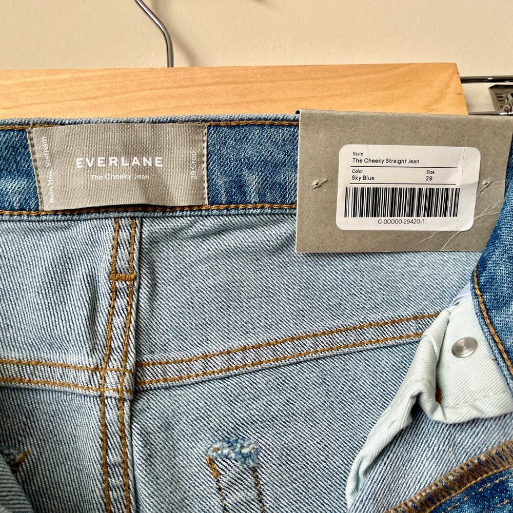 EVERLANE // The Cheeky Jean Ankle Length in Sky Blue - Picture 3 of 5